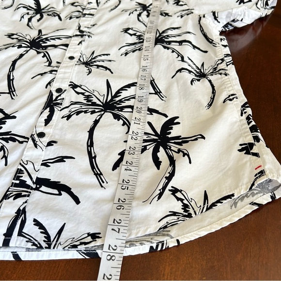 Denim and Flower | Men's White Palm Tree Print Shirt - Picture 10 of 10